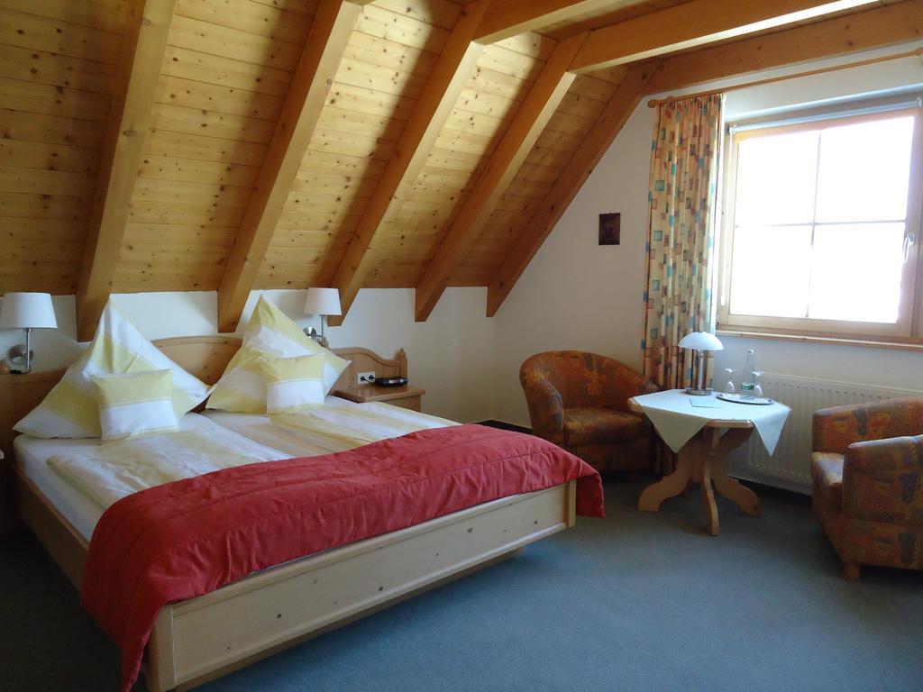 Berghotel Schiller Schonach im Schwarzwald Ruang foto