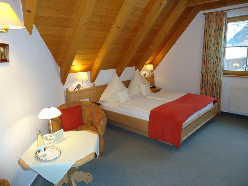 Berghotel Schiller Schonach im Schwarzwald Bagian luar foto